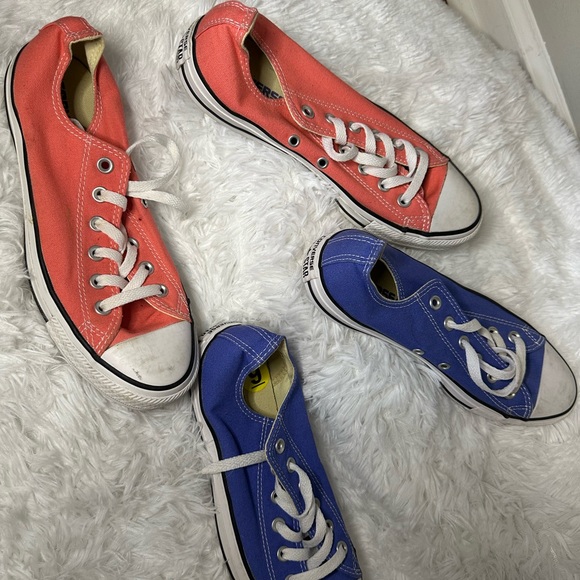 Periwinkle and coral Women’s size 9 Converse. Gently used PRICE IS PER PAIR - Picture 2 of 2